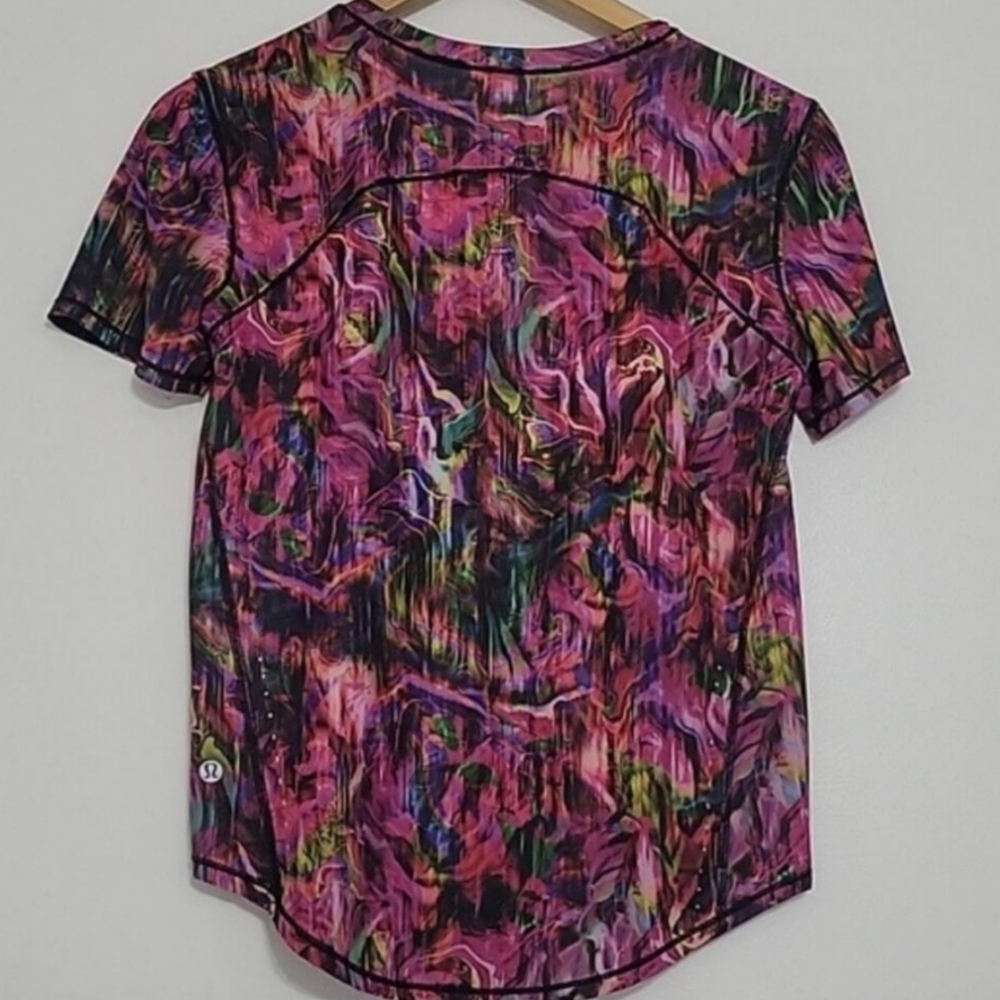 Lululemon Run Train Tee - Picture 3 of 9